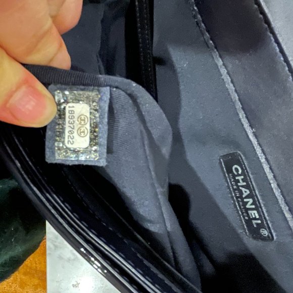 CHANEL - Navy Blue Patent Leather Large Boy Rever - Picture 6 of 8